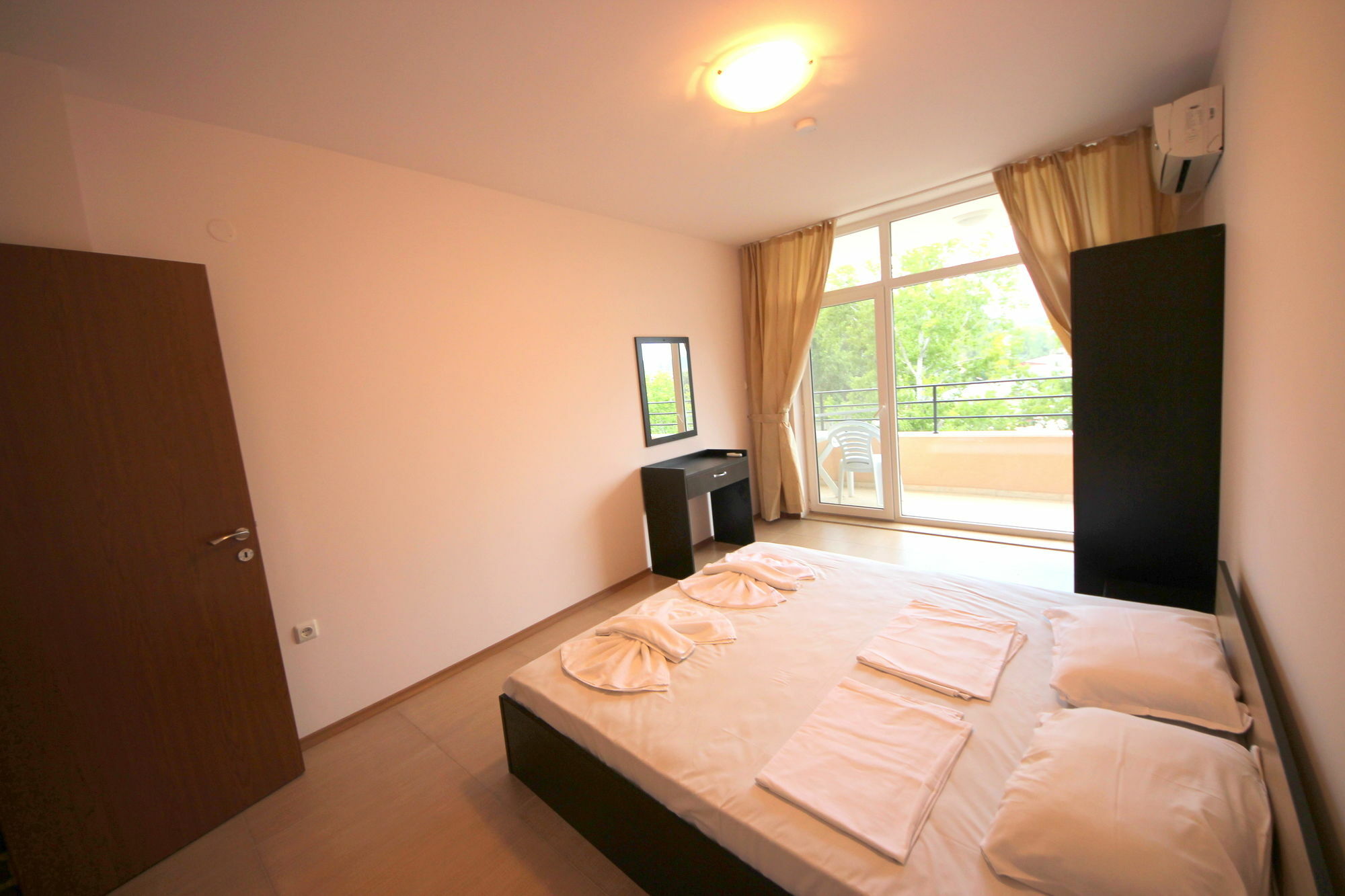 Menada Grand Kamelia Apartments Sluneční pobřeží Exteriér fotografie